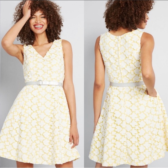Modcloth Dresses & Skirts - ModCloth NWT White lace dress w/yellow lining, Bliss in Attendance, med